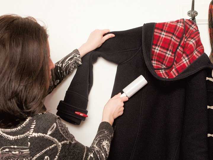 Как правильно чистить пальто в домашних условиях