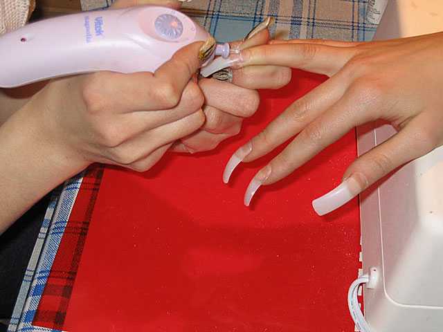 Про наращивание ногтей верхними формами гелем или акрилатиком