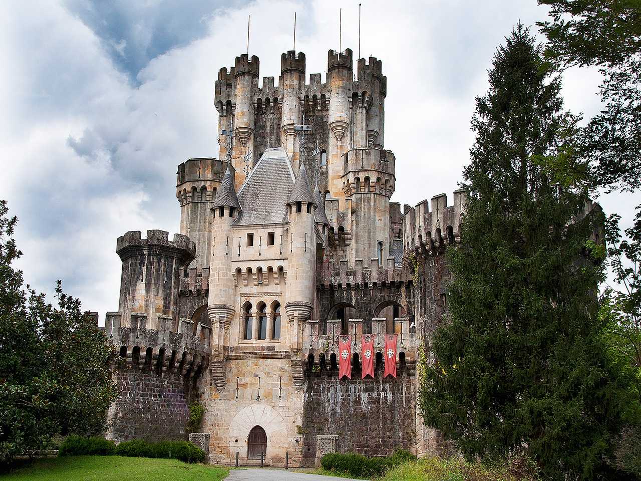 Самые красивые замки и дворцы мира