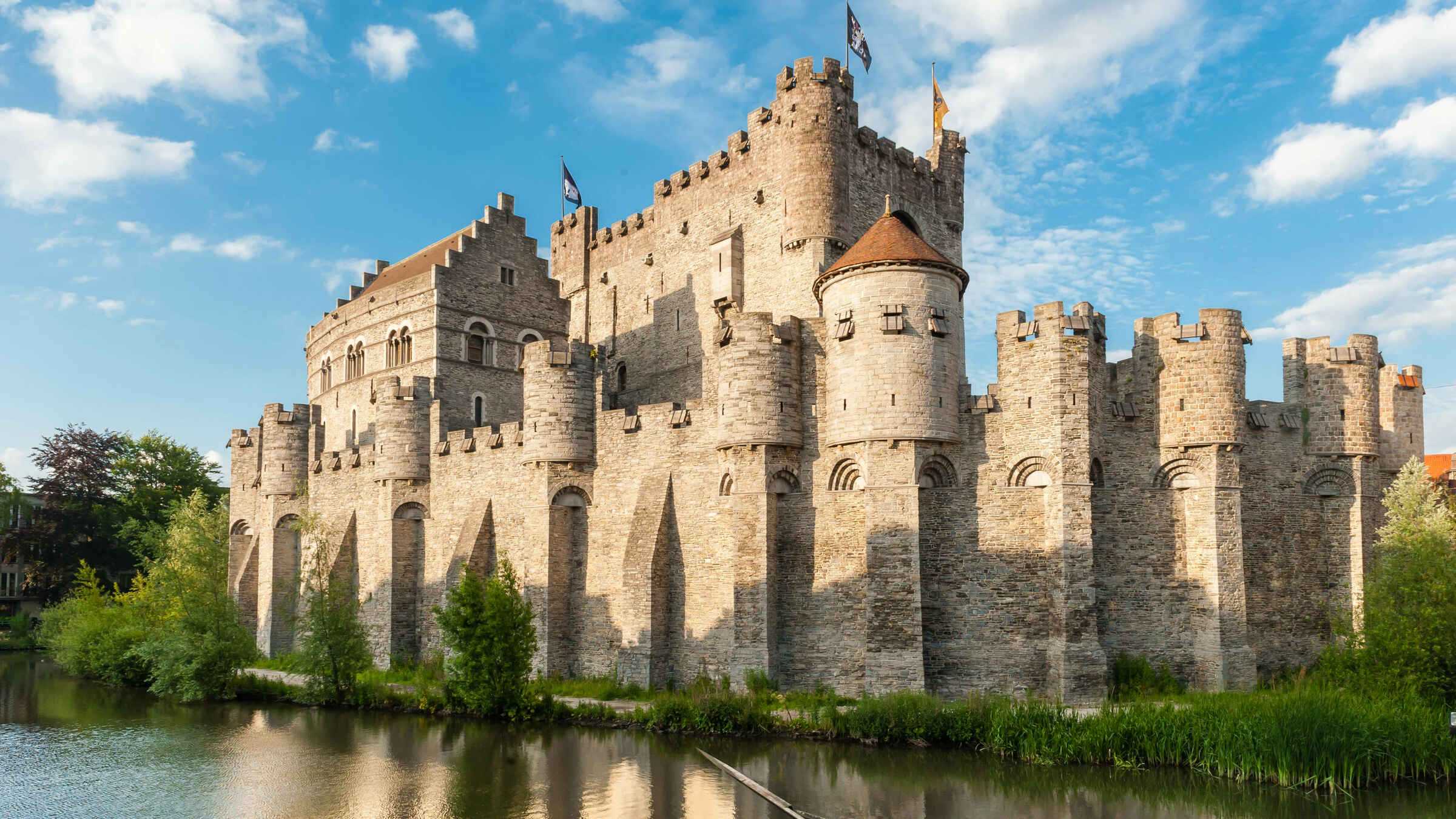 Топ 20 самых красивых замков мира в целом и европы в частности - названия, где находятся, фото
