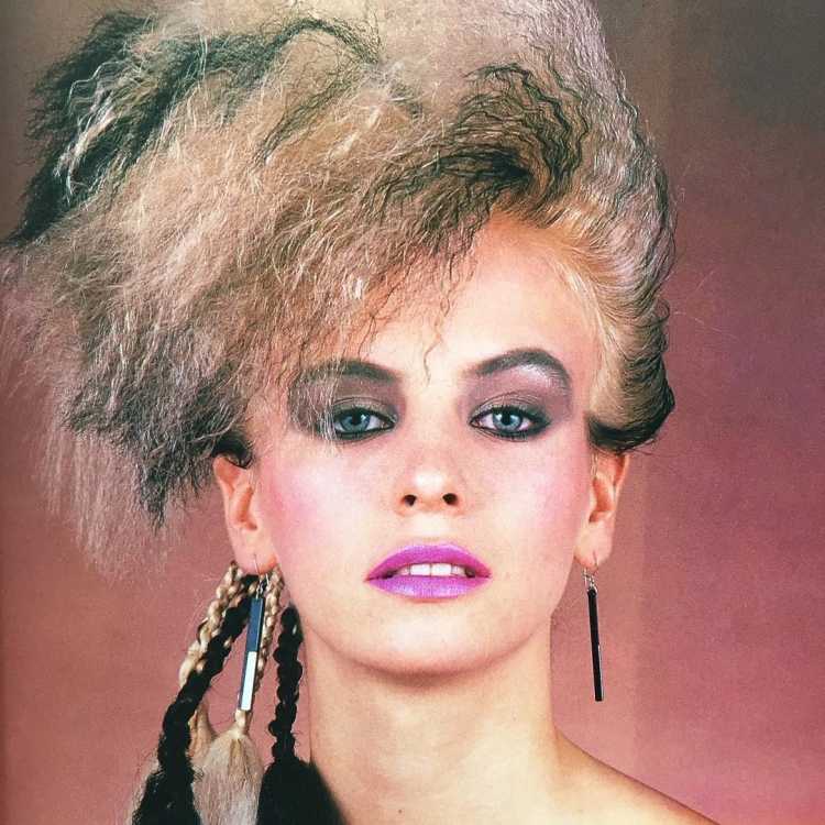 Макияж в стиле 90-х: фото примеры, пошаговая инструкция как сделать, красим лицо, брови и губы
