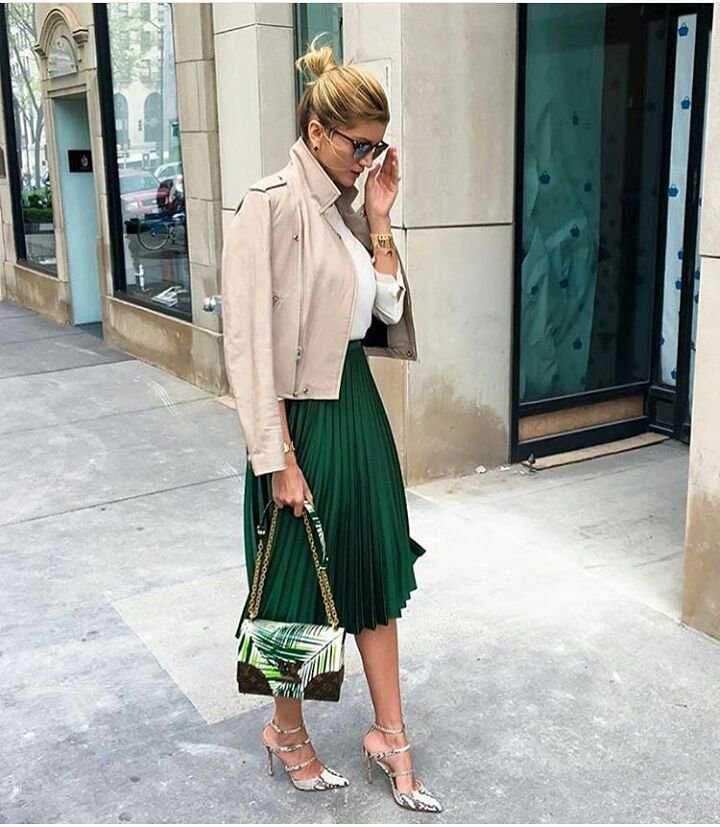 С чем носить зеленую юбку?