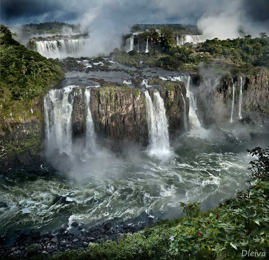 Самые необычные водопады мира (20 фото)