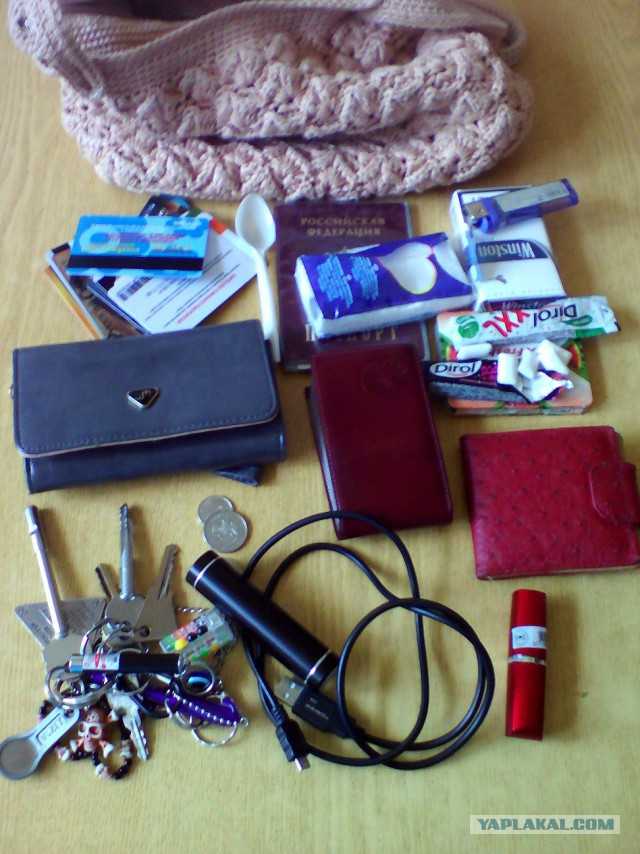 Что должно быть в женской сумке: 13 самых необходимых вещей