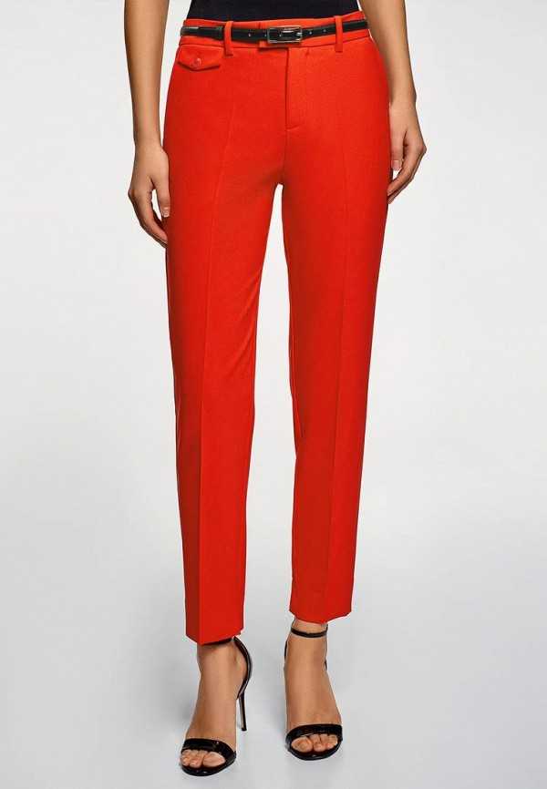 С чем носить красные брюки, джинсы - 170 фото