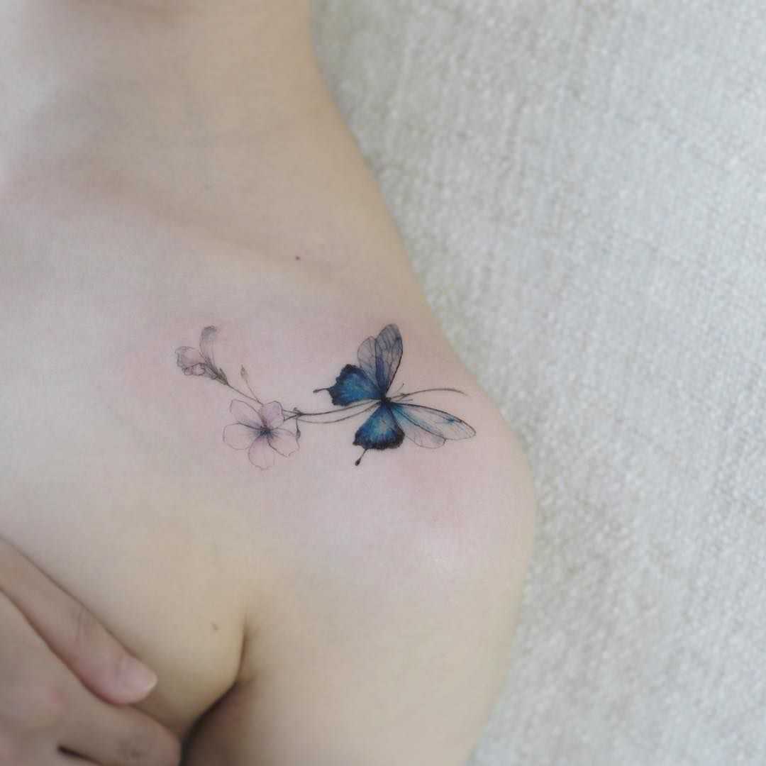 Татуировка бабочка на ноге: выбор дизайна и уход за тату