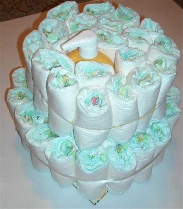 Подарки для новорожденных из памперсов. как сделать из памперсов торт?