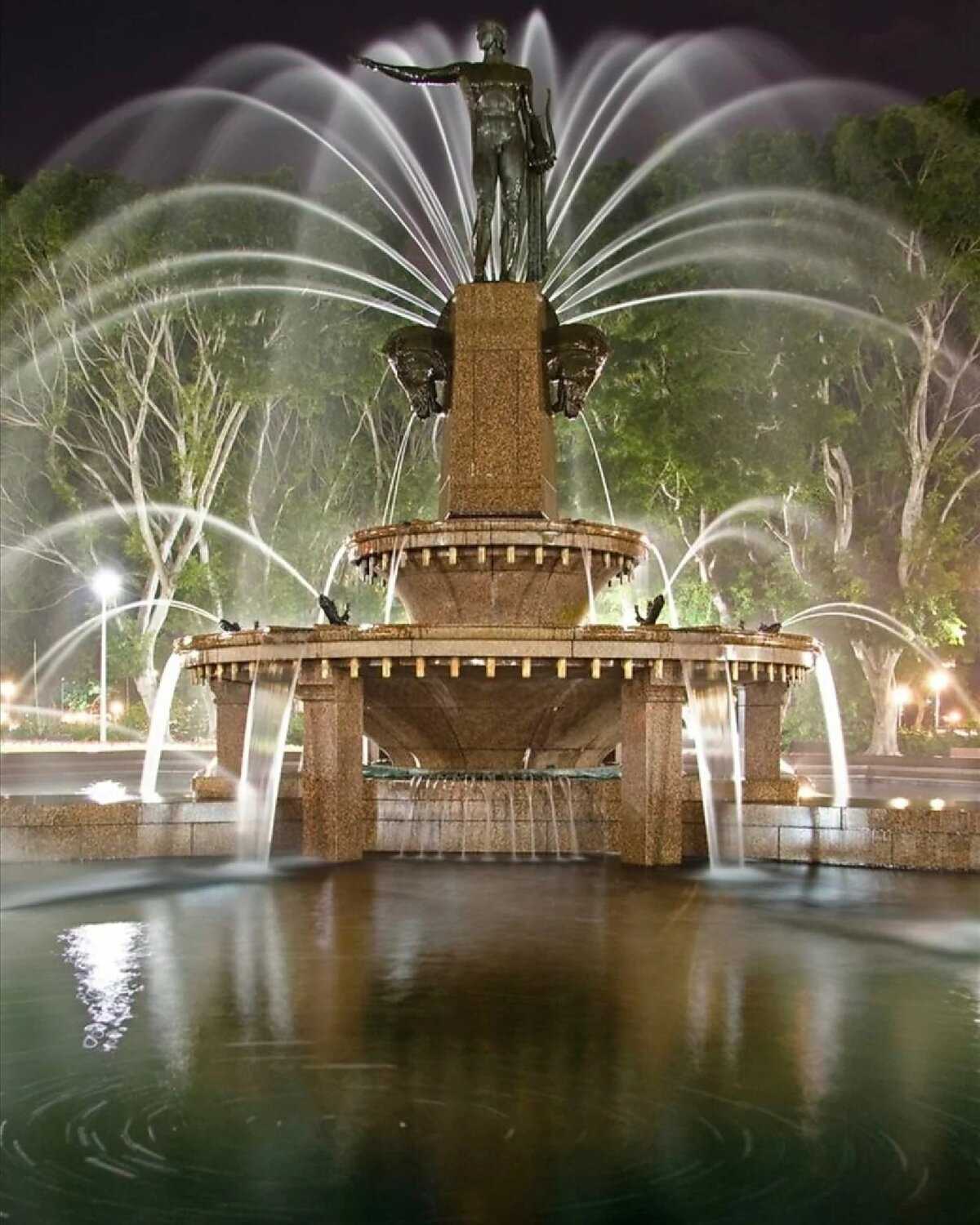 Топ 10 самых больших фонтанов мира