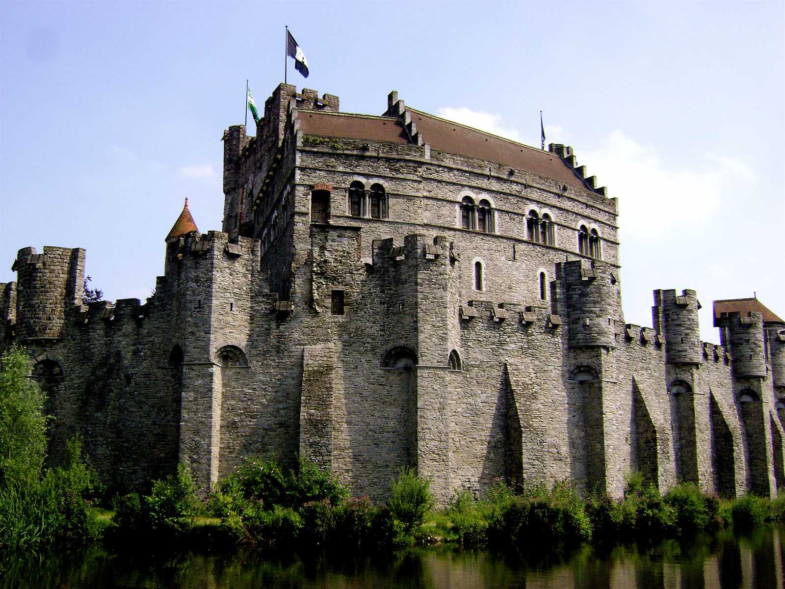 10 самых знаменитых замков в мире | интересное.ru.com